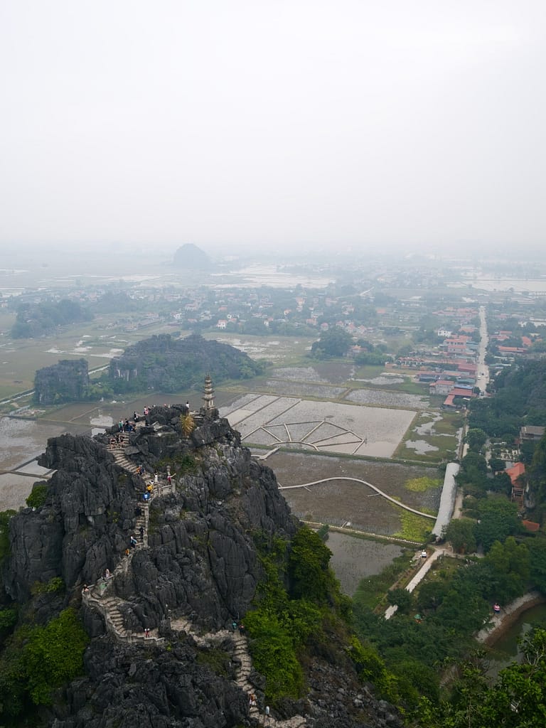 vietnam ninh binh hang mua